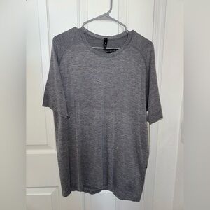 NWT Men’s Lululemon Short Sleeve Shirt